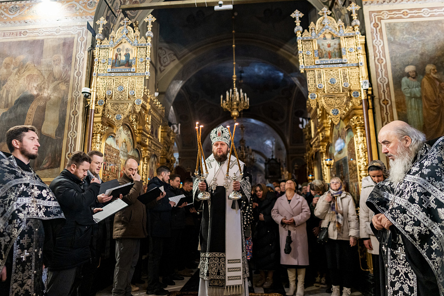 Утреня с чином погребения Плащаницы в Троицком кафедральном соборе Подольска